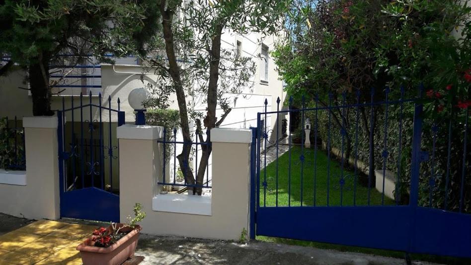 Ideal Family House เนอาเปรามอส ภายนอก รูปภาพ