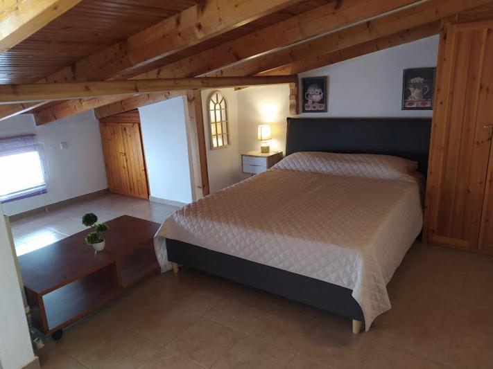 Ideal Family House เนอาเปรามอส ภายนอก รูปภาพ
