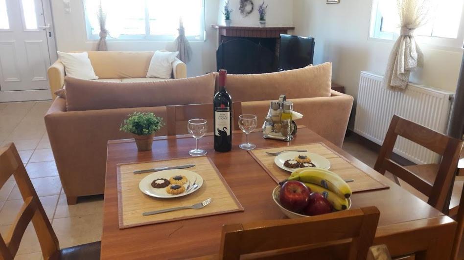 Ideal Family House เนอาเปรามอส ภายนอก รูปภาพ